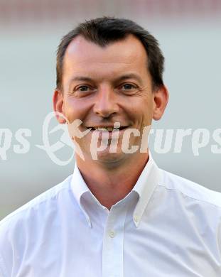 Fussball. SK Austria Klagenfurt. Mannschaftsfototermin. Rudolf Perz. Klagenfurt, 20.7.2010.
Foto: Kuess

---
pressefotos, pressefotografie, kuess, qs, qspictures, sport, bild, bilder, bilddatenbank