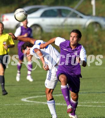 Fussball KFV Cup. Maria Saal gegen SK Austria Klagenfurt. Kuttnig Oliver (Maria Saal), Markus Pink  (Klagenfurt). Maria Saal, am 20.7.2010.
Foto: Kuess

---
pressefotos, pressefotografie, kuess, qs, qspictures, sport, bild, bilder, bilddatenbank