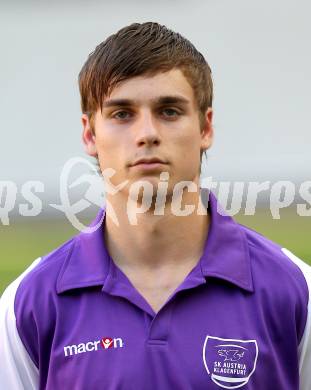 Fussball. SK Austria Klagenfurt. Mannschaftsfototermin. Jakob Orgonyi. Klagenfurt, 20.7.2010.
Foto: Kuess

---
pressefotos, pressefotografie, kuess, qs, qspictures, sport, bild, bilder, bilddatenbank