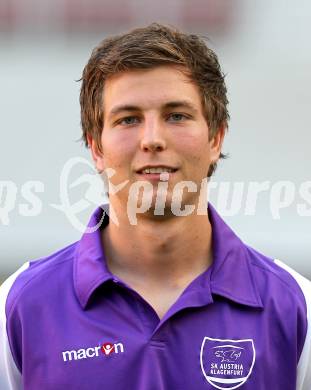 Fussball. SK Austria Klagenfurt. Mannschaftsfototermin. Matthias Wrienz. Klagenfurt, 20.7.2010.
Foto: Kuess

---
pressefotos, pressefotografie, kuess, qs, qspictures, sport, bild, bilder, bilddatenbank