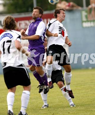 Fussball. OEFB Cup 2011 . SVG Bleiburg gegen SK Austria Klagenfurt. Smrtnik Toni (Bleiburg), Christian Sablatnig (Klagenfurt). Bleiburg, 23.7.2010. 
Foto: Kuess

---
pressefotos, pressefotografie, kuess, qs, qspictures, sport, bild, bilder, bilddatenbank