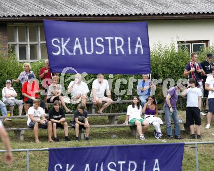 Fussball. OEFB Cup 2011 . SVG Bleiburg gegen SK Austria Klagenfurt. Fans (Klagenfurt). Bleiburg, 23.7.2010. 
Foto: Kuess

---
pressefotos, pressefotografie, kuess, qs, qspictures, sport, bild, bilder, bilddatenbank