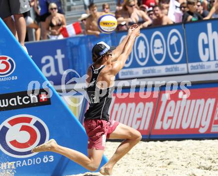 Beachvolleyball Grand Slam. Robin Seidl. Klagenfurt, 28.7.2010.
Foto: Kuess

---
pressefotos, pressefotografie, kuess, qs, qspictures, sport, bild, bilder, bilddatenbank