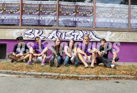 Fussball. Regionalliga. SK Austria Klagenfurt. Graffitisprayer David, Helmut Koenig, Johannes Isopp, Marko Loibnegger. Klagenfurt, 27.7.2010.
Foto: Kuess
---
pressefotos, pressefotografie, kuess, qs, qspictures, sport, bild, bilder, bilddatenbank