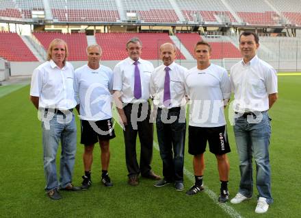 Fussball. Regionalliga. SK Austria Klagenfurt. Helmut Koenig, Walter Schoppitsch, Josef Loibnegger, Gerald Jarnig, Hans Slocker, Rudolf Perz. Klagenfurt, 20.7.2010.
Foto: Kuess
---
pressefotos, pressefotografie, kuess, qs, qspictures, sport, bild, bilder, bilddatenbank