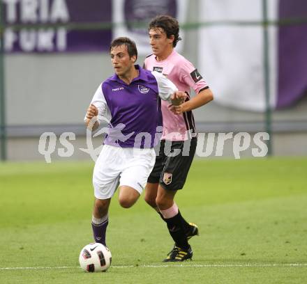 Fussball Testspiel. SK Austria Klagenfurt gegen US Palermo. Helmut Koenig (Klagenfurt), Matteo Darmian (Palermo). Klagenfurt, am 28.7.2010.
Foto: Kuess
---
pressefotos, pressefotografie, kuess, qs, qspictures, sport, bild, bilder, bilddatenbank