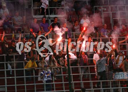 Fussball Testspiel. SK Austria Klagenfurt gegen US Palermo. Fans (Klagenfurt). Klagenfurt, am 28.7.2010.
Foto: Kuess 
---
pressefotos, pressefotografie, kuess, qs, qspictures, sport, bild, bilder, bilddatenbank