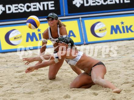 Beachvolleyball Grand Slam. Sara Montagnolli, Barbara Hansel (AUT). Klagenfurt, 29.7.2010.
Foto: Kuess

---
pressefotos, pressefotografie, kuess, qs, qspictures, sport, bild, bilder, bilddatenbank