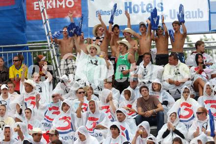 Beachvolleyball Grand Slam. Fans. Klagenfurt, 29.7.2010.
Foto: Kuess

---
pressefotos, pressefotografie, kuess, qs, qspictures, sport, bild, bilder, bilddatenbank