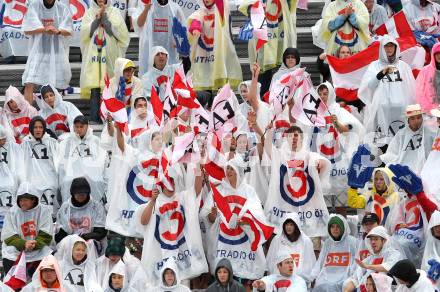 Beachvolleyball Grand Slam. Fans. Klagenfurt, 30.7.2010.
Foto: Kuess

---
pressefotos, pressefotografie, kuess, qs, qspictures, sport, bild, bilder, bilddatenbank