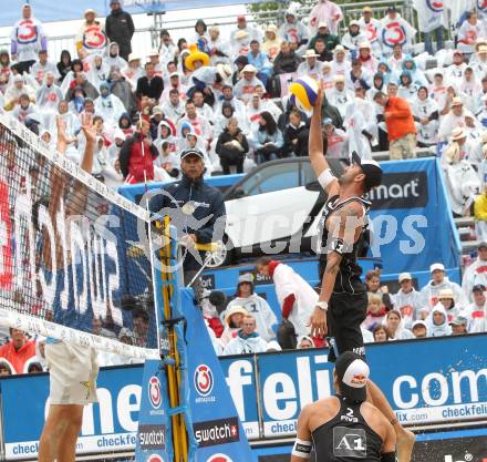 Beachvolleyball Grand Slam. DOPPLER Clemens, MELLITZER Matthias. Klagenfurt, 30.7.2010.
Foto: Kuess

---
pressefotos, pressefotografie, kuess, qs, qspictures, sport, bild, bilder, bilddatenbank