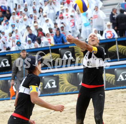 Beachvolleyball Grand Slam. Stefanie Schwaiger, Doris Schwaiger. Klagenfurt, 30.7.2010.
Foto: Kuess

---
pressefotos, pressefotografie, kuess, qs, qspictures, sport, bild, bilder, bilddatenbank