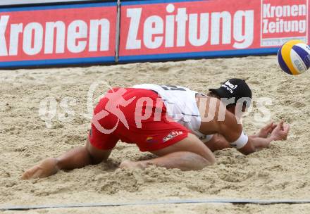 Beachvolleyball Grand Slam. HUPFER Daniel. Klagenfurt, 30.7.2010.
Foto: Kuess

---
pressefotos, pressefotografie, kuess, qs, qspictures, sport, bild, bilder, bilddatenbank