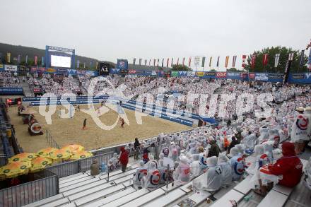 Beachvolleyball Grand Slam. Fans. Klagenfurt, 29.7.2010.
Foto: Kuess

---
pressefotos, pressefotografie, kuess, qs, qspictures, sport, bild, bilder, bilddatenbank