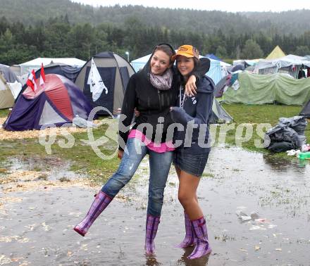 Beachvolleyball Grand Slam. Campingplatz, Fans. Klagenfurt, 30.7.2010.
Foto: Kuess

---
pressefotos, pressefotografie, kuess, qs, qspictures, sport, bild, bilder, bilddatenbank