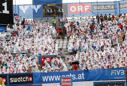 Beachvolleyball Grand Slam. Fans. Klagenfurt, 29.7.2010.
Foto: Kuess

---
pressefotos, pressefotografie, kuess, qs, qspictures, sport, bild, bilder, bilddatenbank