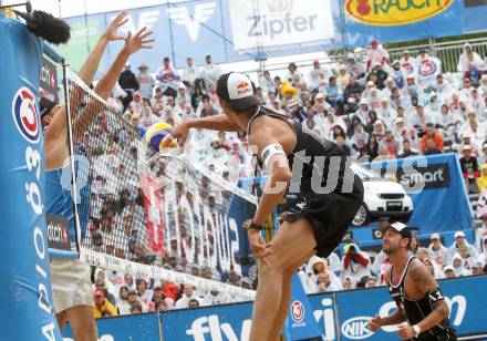 Beachvolleyball Grand Slam. DOPPLER Clemens, MELLITZER Matthias. Klagenfurt, 30.7.2010.
Foto: Kuess

---
pressefotos, pressefotografie, kuess, qs, qspictures, sport, bild, bilder, bilddatenbank