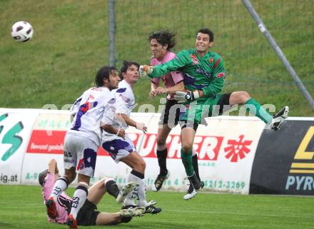 Fussball Testspiel. SAK gegen US Palermo. Murat Veliu, Marko Kriznik, Ivo Mueller (SAK), Santiago Garcia (Palermo). St. Veit, am 29.7.2010.
Foto: Kuess
---
pressefotos, pressefotografie, kuess, qs, qspictures, sport, bild, bilder, bilddatenbank