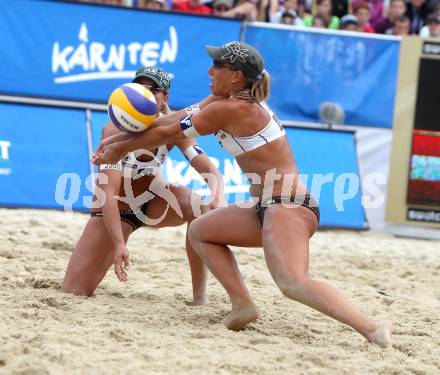 Beachvolleyball Grand Slam. Sara Montagnolli, Barbara Hansel. Klagenfurt, 30.7.2010.
Foto: Kuess

---
pressefotos, pressefotografie, kuess, qs, qspictures, sport, bild, bilder, bilddatenbank