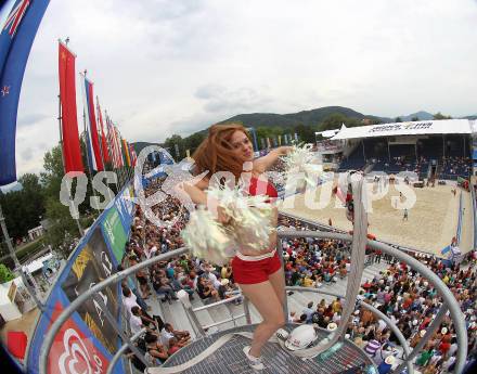 Beachvolleyball Grand Slam. Fans, Eskimogirl.. Klagenfurt, 29.7.2010.
Foto: Kuess

---
pressefotos, pressefotografie, kuess, qs, qspictures, sport, bild, bilder, bilddatenbank