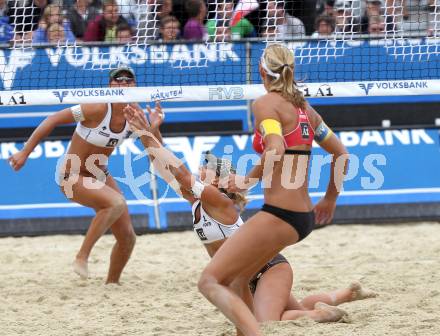 Beachvolleyball Grand Slam. Sara Montagnolli, Barbara Hansel; Stefanie Schwaiger. Klagenfurt, 30.7.2010.
Foto: Kuess

---
pressefotos, pressefotografie, kuess, qs, qspictures, sport, bild, bilder, bilddatenbank