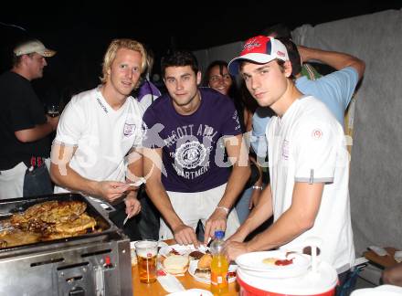 Fussball Testspiel. SK Austria Klagenfurt gegen US Palermo. Fans (Klagenfurt), Johannes Isopp, Stephan Buergler. Klagenfurt, am 28.7.2010.
Foto: Kuess 
---
pressefotos, pressefotografie, kuess, qs, qspictures, sport, bild, bilder, bilddatenbank