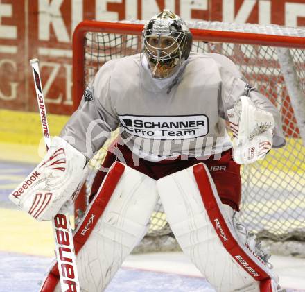 EBEL. Eishockey Bundesliga. KAC. Training. Andy Chiodo. Klagenfurt, 4.8.2010.
Foto: Kuess
---
pressefotos, pressefotografie, kuess, qs, qspictures, sport, bild, bilder, bilddatenbank