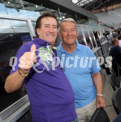 Fussball Testspiel. SK Austria Klagenfurt gegen US Palermo. Fans (Klagenfurt). Walter Grill, Dieter Jandl. Klagenfurt, am 28.7.2010.
Foto: Kuess 
---
pressefotos, pressefotografie, kuess, qs, qspictures, sport, bild, bilder, bilddatenbank