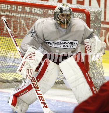 EBEL. Eishockey Bundesliga. KAC. Training. Andy Chiodo. Klagenfurt, 4.8.2010.
Foto: Kuess
---
pressefotos, pressefotografie, kuess, qs, qspictures, sport, bild, bilder, bilddatenbank
