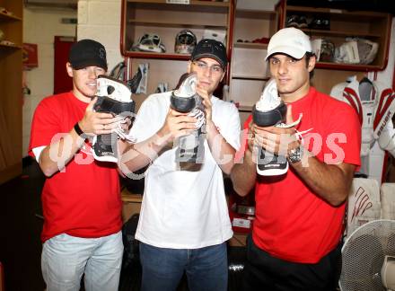 Eishockey. KAC. Tyler Scofield, Tormanntrainer Pierre Beaulieu, Andy Chiodo Tormann. Klagenfurt, 3.8.2010.
Foto: Kuess 
---
pressefotos, pressefotografie, kuess, qs, qspictures, sport, bild, bilder, bilddatenbank