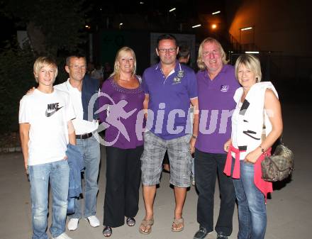 Fussball Testspiel. SK Austria Klagenfurt gegen US Palermo. Fans (Klagenfurt). Julian Hobel, Siegi Hobel, Helmut Koenig. Klagenfurt, am 28.7.2010.
Foto: Kuess 
---
pressefotos, pressefotografie, kuess, qs, qspictures, sport, bild, bilder, bilddatenbank