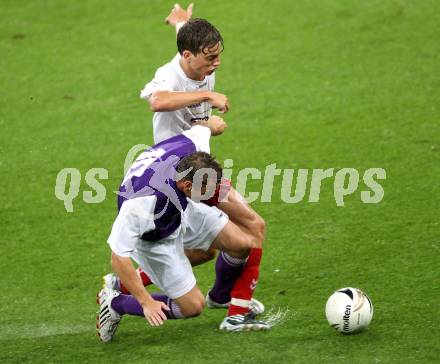 Fussball. Regionalliga. SK Austria Klagenfurt gegen Union St. Florian . Kai Schoppitsch,  (Klagenfurt), Ewald HUber (St.Florian). Klagenfurt, 6.8.2010. 
Foto: Kuess

---
pressefotos, pressefotografie, kuess, qs, qspictures, sport, bild, bilder, bilddatenbank