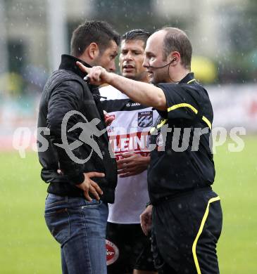 Fussball. Erste Liga. WAC/St. Andrae gegen SCR Altach. Trainer Bjelica Nenad (WAC), Schiedsrichter Prammer Thomas.  Wolfsberg, 6.8.2010. 
Foto: Kuess

---
pressefotos, pressefotografie, kuess, qs, qspictures, sport, bild, bilder, bilddatenbank