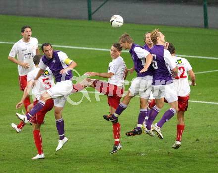 Fussball. Regionalliga. SK Austria Klagenfurt gegen Union St. Florian . Christia Prawda, Peter Pucker, Johannes Isopp (Klagenfurt). Klagenfurt, 6.8.2010. 
Foto: Kuess

---
pressefotos, pressefotografie, kuess, qs, qspictures, sport, bild, bilder, bilddatenbank