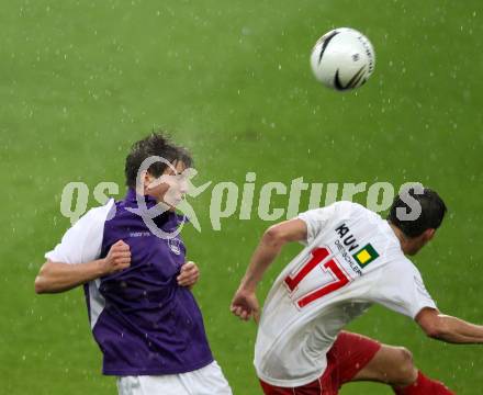 Fussball. Regionalliga. SK Austria Klagenfurt gegen Union St. Florian . Mattzhias Wrienz, (Klagenfurt),  Markus Hermes (St.Florian). Klagenfurt, 6.8.2010. 
Foto: Kuess

---
pressefotos, pressefotografie, kuess, qs, qspictures, sport, bild, bilder, bilddatenbank