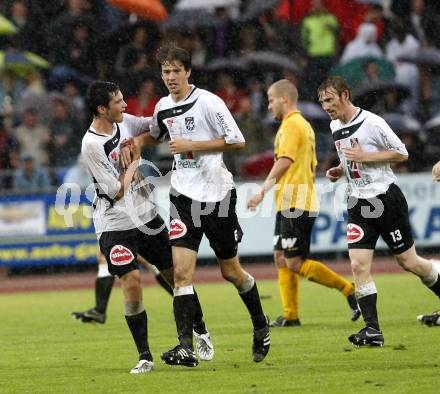 Fussball. Erste Liga. WAC/St. Andrae gegen SCR Altach. Torjubel Putsche Roland, Falk Christian, Berchtold Mathias (WAC).  Wolfsberg, 6.8.2010. 
Foto: Kuess

---
pressefotos, pressefotografie, kuess, qs, qspictures, sport, bild, bilder, bilddatenbank