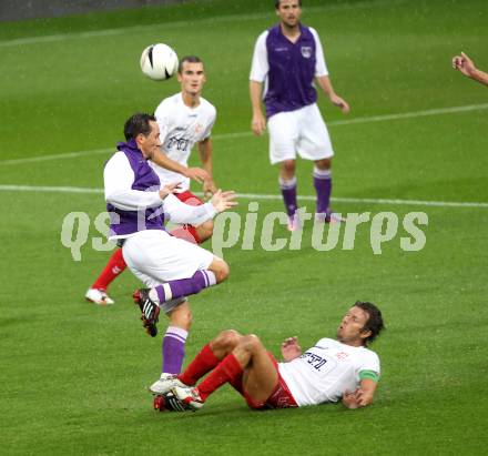 Fussball. Regionalliga. SK Austria Klagenfurt gegen Union St. Florian . Matthias Dollinger, (Klagenfurt), Thomas Groebl (St.Florian). Klagenfurt, 6.8.2010. 
Foto: Kuess

---
pressefotos, pressefotografie, kuess, qs, qspictures, sport, bild, bilder, bilddatenbank