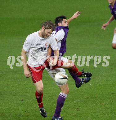 Fussball. Regionalliga. SK Austria Klagenfurt gegen Union St. Florian . Stephan Buergler, (Klagenfurt), Michael Roitner (St.Florian). Klagenfurt, 6.8.2010. 
Foto: Kuess

---
pressefotos, pressefotografie, kuess, qs, qspictures, sport, bild, bilder, bilddatenbank