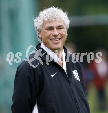 Fussball. Regionalliga. SAK gegen LASK.  Trainer Toni Polster (LASK). Klagenfurt, 7.8.2010.
Foto: Kuess
---
pressefotos, pressefotografie, kuess, qs, qspictures, sport, bild, bilder, bilddatenbank