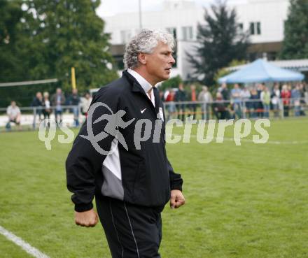 Fussball. Regionalliga. SAK gegen LASK.  Trainer Toni Polster (LASK). Klagenfurt, 7.8.2010.
Foto: Kuess
---
pressefotos, pressefotografie, kuess, qs, qspictures, sport, bild, bilder, bilddatenbank