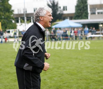 Fussball. Regionalliga. SAK gegen LASK.  Trainer Toni Polster (LASK). Klagenfurt, 7.8.2010.
Foto: Kuess
---
pressefotos, pressefotografie, kuess, qs, qspictures, sport, bild, bilder, bilddatenbank