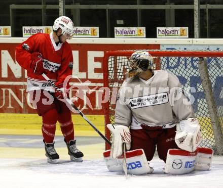 Eishockey. KAC. Traning. Scofield Tyler, Chiodo Andy. Klagenfurt, 9.8.2010.
Foto: Kuess
---
pressefotos, pressefotografie, kuess, qs, qspictures, sport, bild, bilder, bilddatenbank