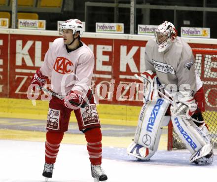 Eishockey. KAC. Traning. Tyler Spurgeon, Rene Swette. Klagenfurt, 9.8.2010.
Foto: Kuess
---
pressefotos, pressefotografie, kuess, qs, qspictures, sport, bild, bilder, bilddatenbank