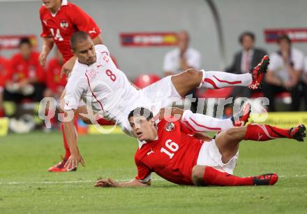 Fussball. Freundschaftsspiel. Oesterreich gegen Schweiz. Zlatko Junuzovic, (Oesterreich), Goekhan Inler (Schweiz). Klagenfurt, 11.8.2010. 
Foto: Kuess

---
pressefotos, pressefotografie, kuess, qs, qspictures, sport, bild, bilder, bilddatenbank