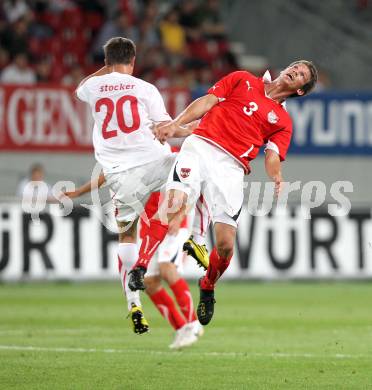 Fussball. Freundschaftsspiel. Oesterreich gegen Schweiz. Franz Schiemer,(Oesterreich),  Valentin Stocker (Schweiz). Klagenfurt, 11.8.2010. 
Foto: Kuess

---
pressefotos, pressefotografie, kuess, qs, qspictures, sport, bild, bilder, bilddatenbank