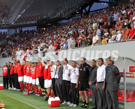 Fussball. Freundschaftsspiel. Oesterreich gegen Schweiz. Oesterreichische Spielerbank. Klagenfurt, 11.8.2010. 
Foto: Kuess

---
pressefotos, pressefotografie, kuess, qs, qspictures, sport, bild, bilder, bilddatenbank