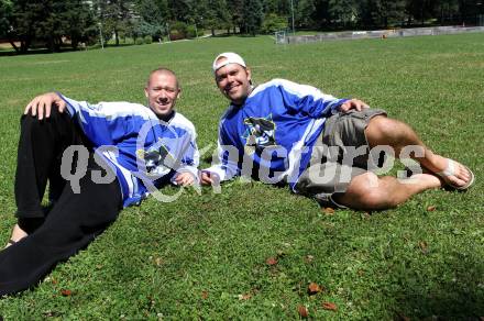 EBEL. Eishockey Bundesliga. Ankunft Matt Ryan, Kevin Mitchell (VSV). Klagenfurt, am 8.8.2010.
Foto: Kuess
---
pressefotos, pressefotografie, kuess, qs, qspictures, sport, bild, bilder, bilddatenbank