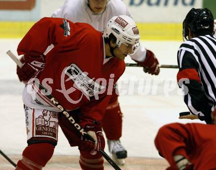 EBEL. Eishockeybundesliga. internes Testspiel KAC. Tyler Spurgeon. Klagenfurt am 12.8.2010
Foto: Kuess
---
pressefotos, pressefotografie, kuess, qs, qspictures, sport, bild, bilder, bilddatenbank