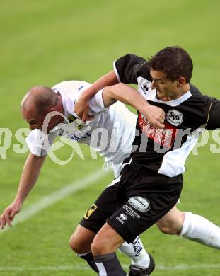 Fusball Kaerntner Liga. St. Veit gegen Spittal. Tasic Andrej (St.Veit), Truskaller Hannes (Spittal). St. Veit, 13.8.2010. 
Foto: Kuess
---
pressefotos, pressefotografie, kuess, qs, qspictures, sport, bild, bilder, bilddatenbank