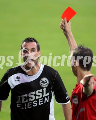 Fusball Kaerntner Liga. St. Veit gegen Spittal. Rote Karte fuer Weissenberger Philipp (Spittal). St. Veit, 13.8.2010. 
Foto: Kuess
---
pressefotos, pressefotografie, kuess, qs, qspictures, sport, bild, bilder, bilddatenbank